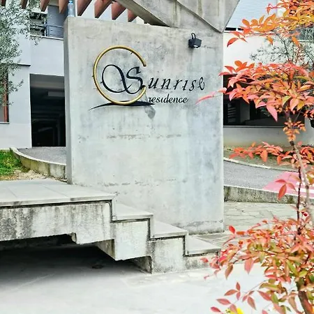 Limoni Luxury * 티라나