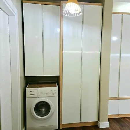 아파트 Limoni Luxury 티라나